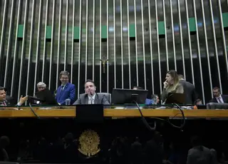 Congresso derruba veto de Lula e libera R$ 3,6 bilhões em emendas parlamentares