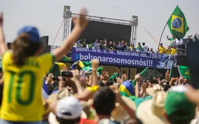 Aliados de Bolsonaro criam campanha 