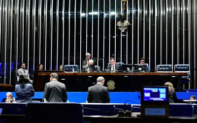 CCJ do Senado adia votação de projeto que libera R$ 15,7 bilhões para o governo Lula