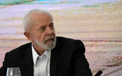 Lula diz que povo brasileiro merece Prêmio Nobel por solidariedade