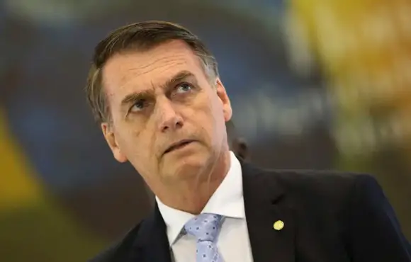 Jair Bolsonaro é hospitalizado em Manaus com quadro de erisipela