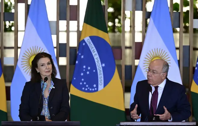 Após críticas por comunicado neutro, ministro das Relações Exteriores diz que Brasil 